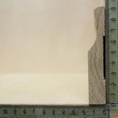 Плинтус массив дуба фигурный 90х17 мм